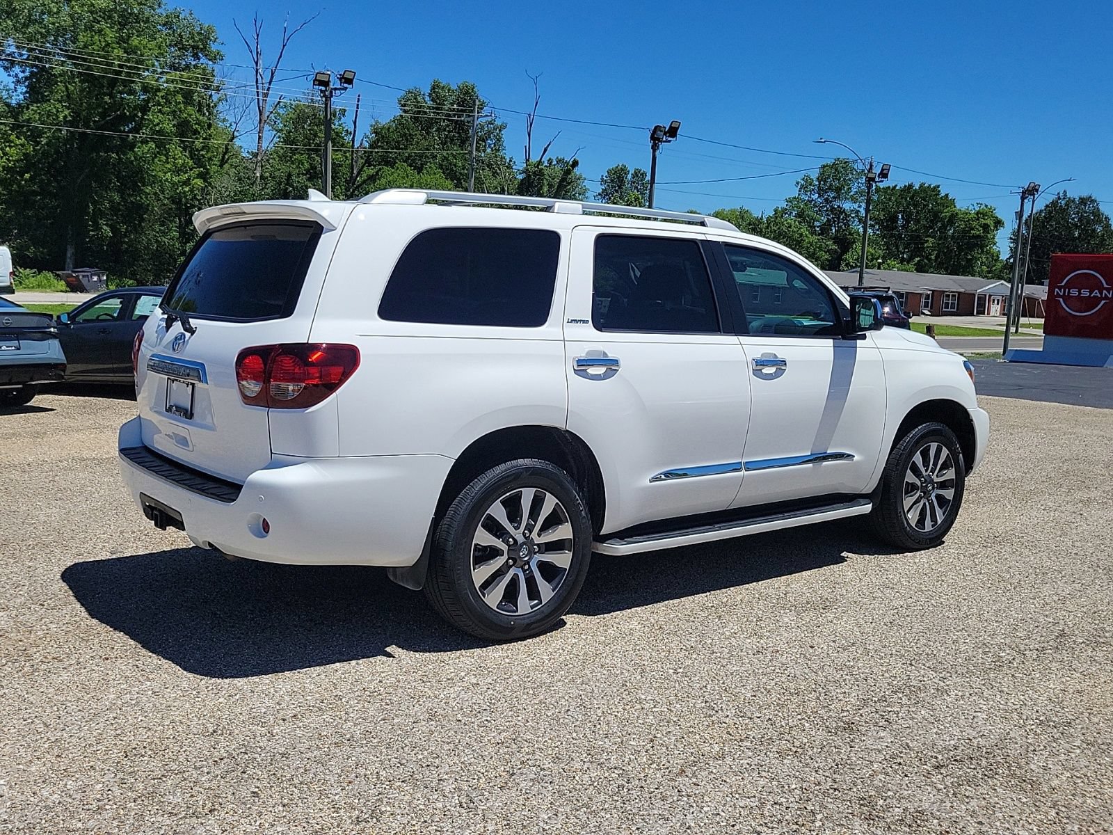 Used 2018 Toyota Sequoia Limited w/ Safety & Convenience Package AWD/4WD image 3