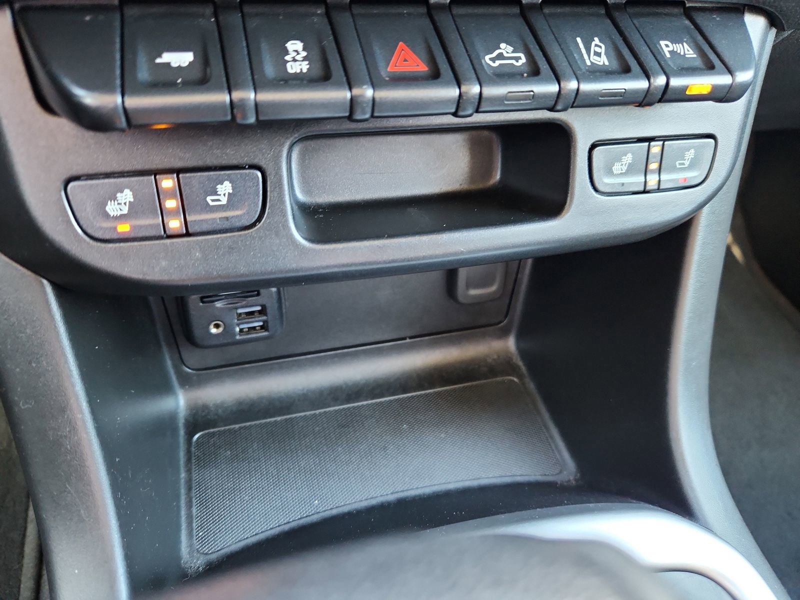 Used 2021 Chevrolet Colorado LT w/ Safety Package image 22