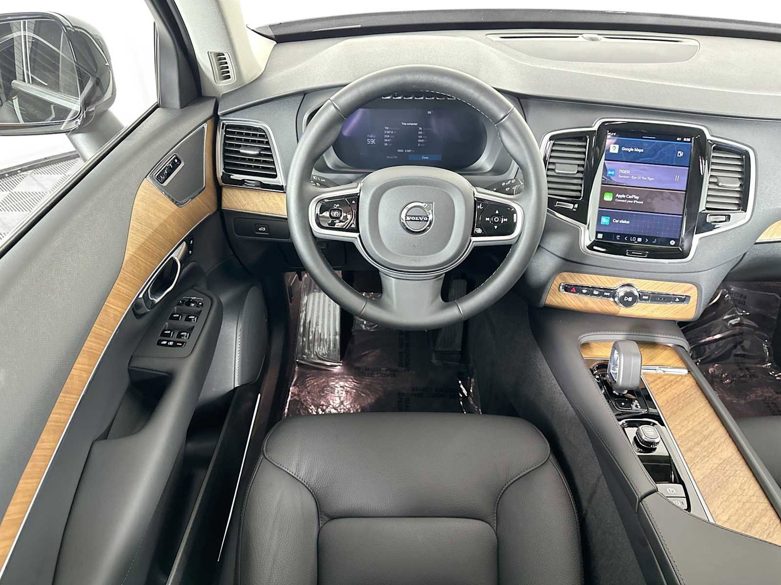 Used 2025 Volvo XC90 B5 Plus w/ Protection Package Premier image 21