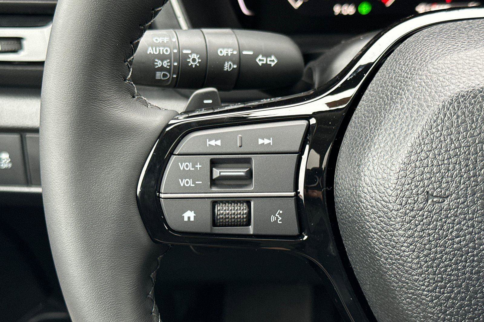 New 2025 Honda Pilot Touring image 29