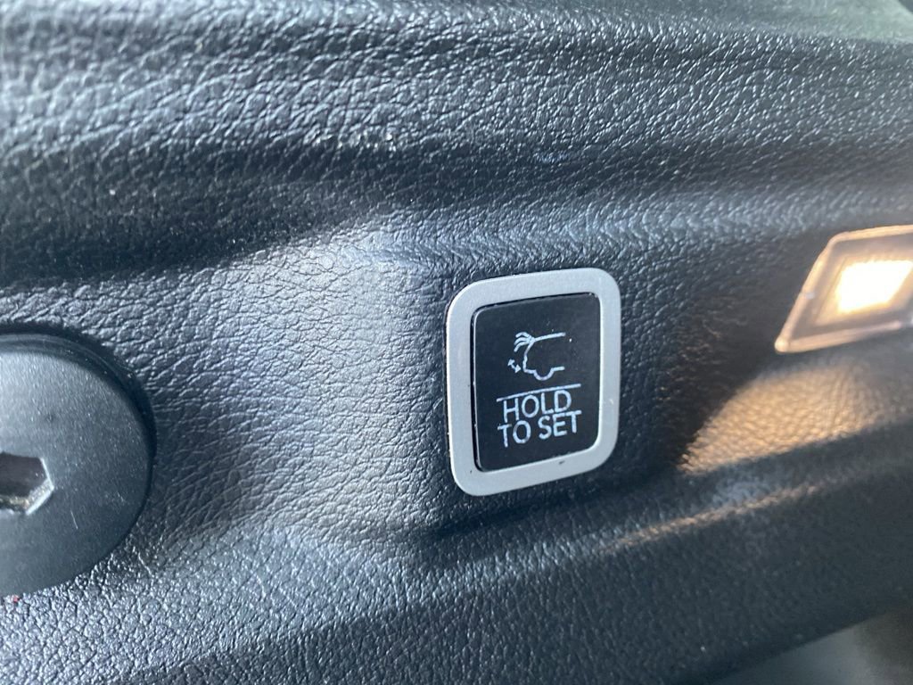 Certified 2023 Jeep Grand Cherokee L Limited w/ Luxury Tech Group II image 16