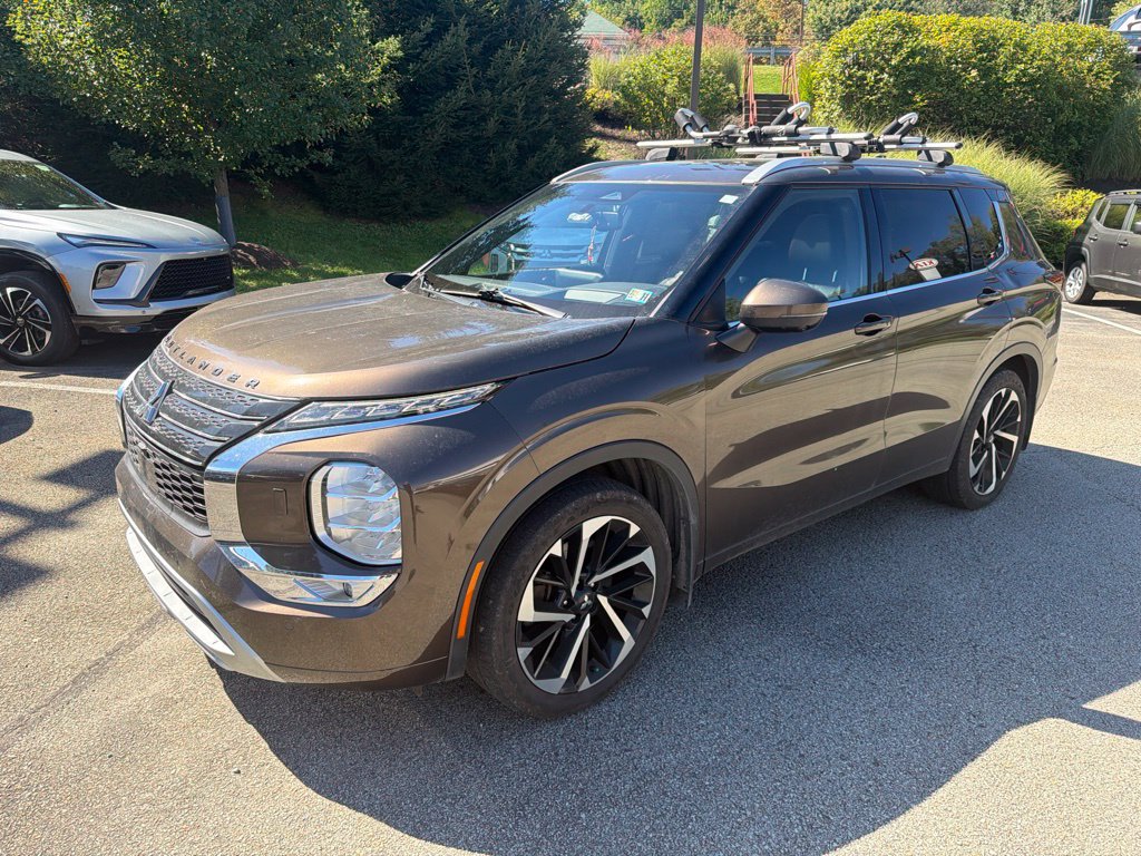 Used 2022 Mitsubishi Outlander SEL AWD/4WD image 2