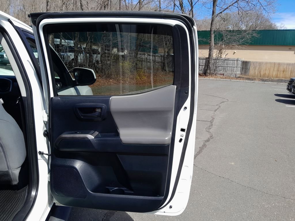 Used 2016 Toyota Tacoma 2WD Double Cab image 32