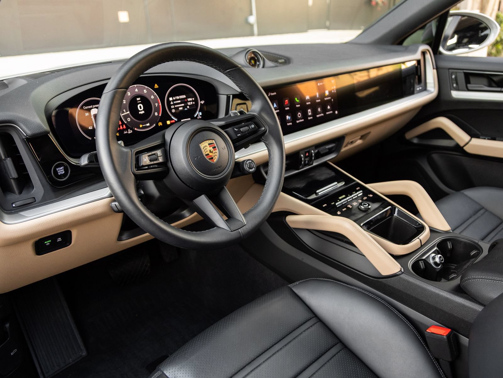 Certified 2024 Porsche Cayenne Coupe AWD/4WD image 4