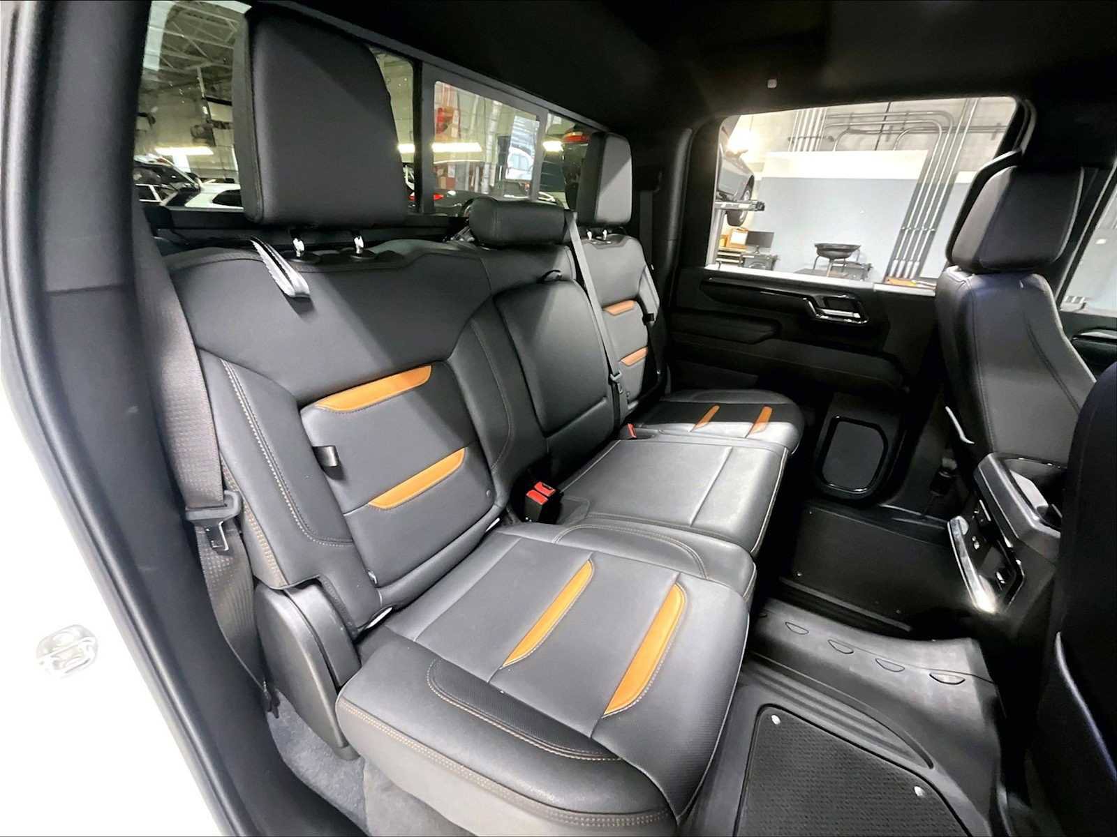 Used 2024 GMC Sierra 2500 AT4 w/ AT4 Premium Plus Package image 29
