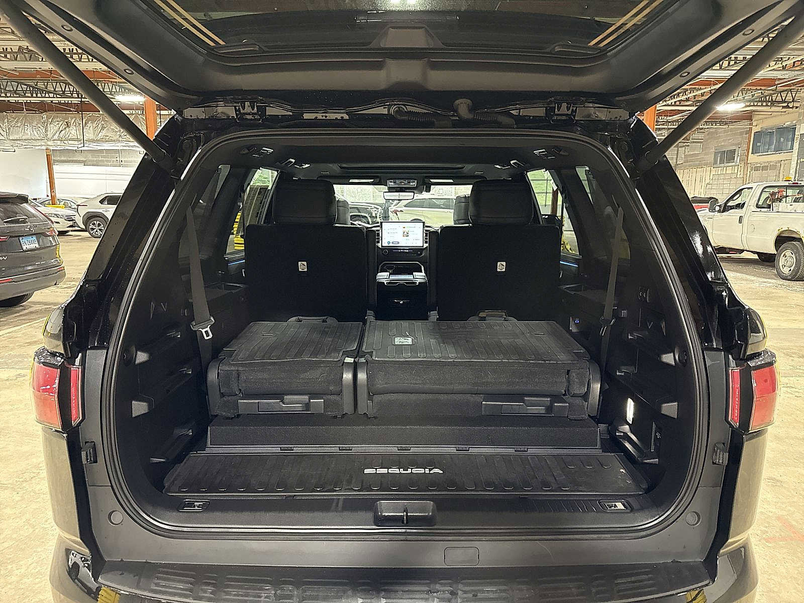 Used 2024 Toyota Sequoia Platinum image 11