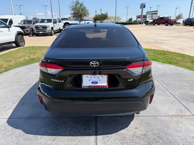 Used 2026 Toyota Corolla LE FWD image 5