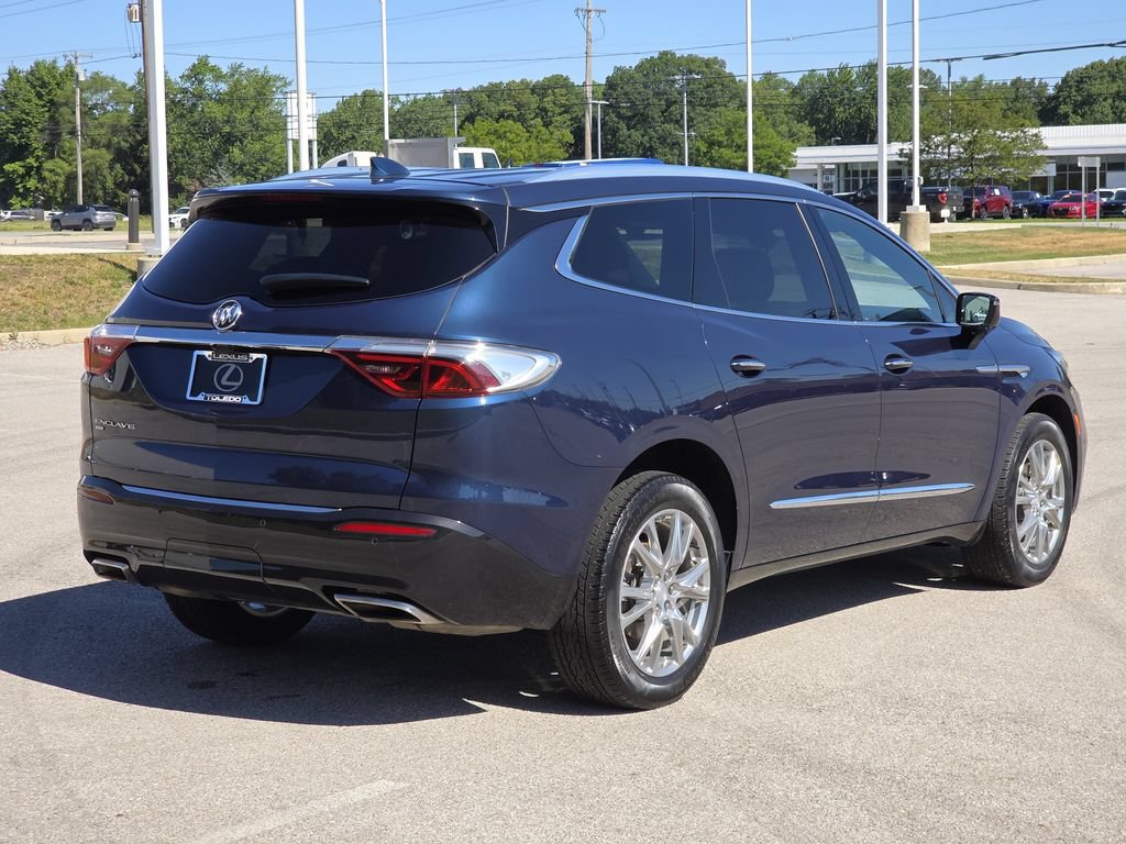 Used 2022 Buick Enclave Premium w/ Surround and Sites Package AWD/4WD image 8