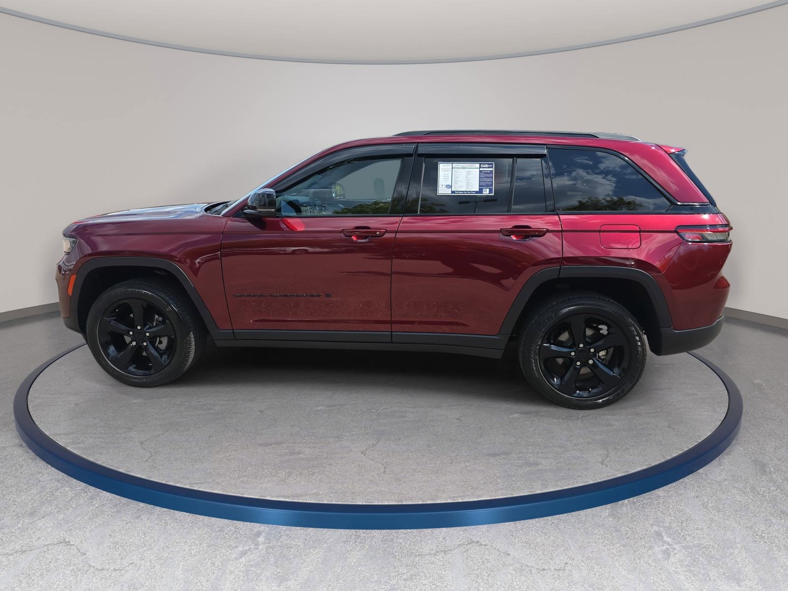 Used 2024 Jeep Grand Cherokee Altitude image 8