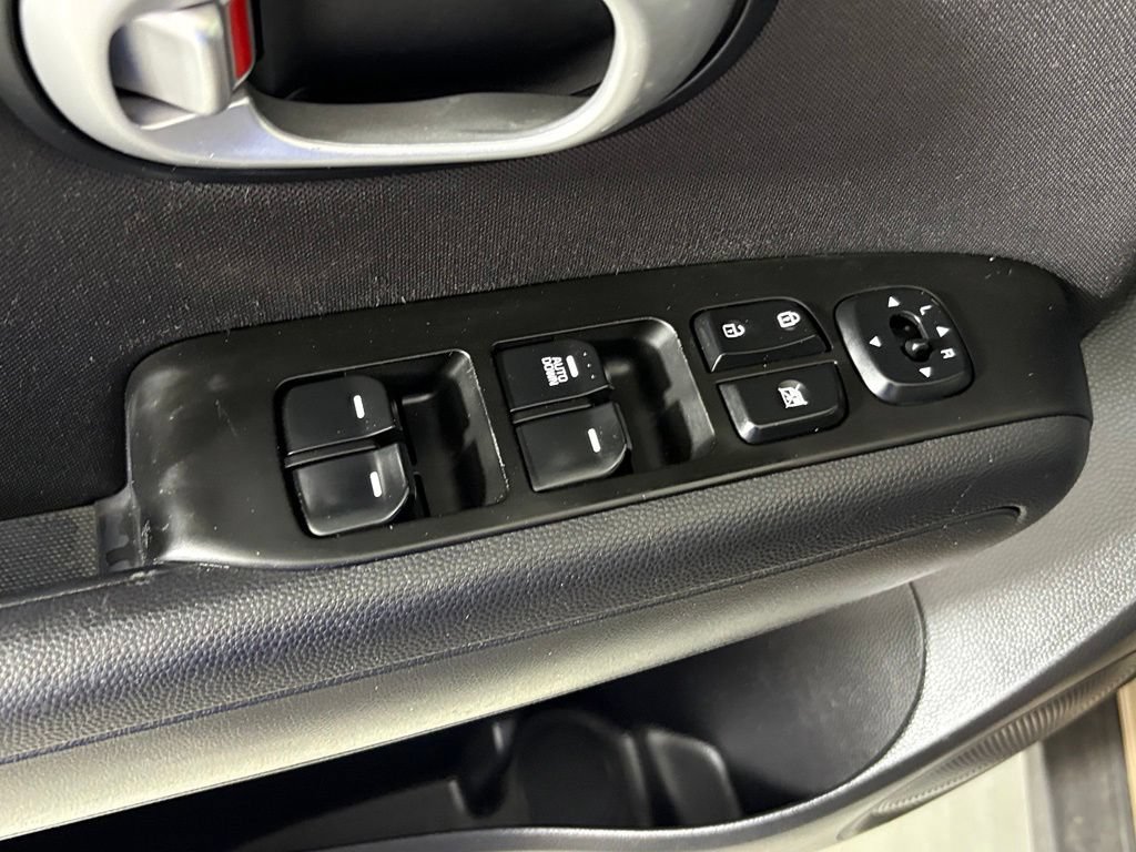 Used 2016 Kia Soul FWD image 14