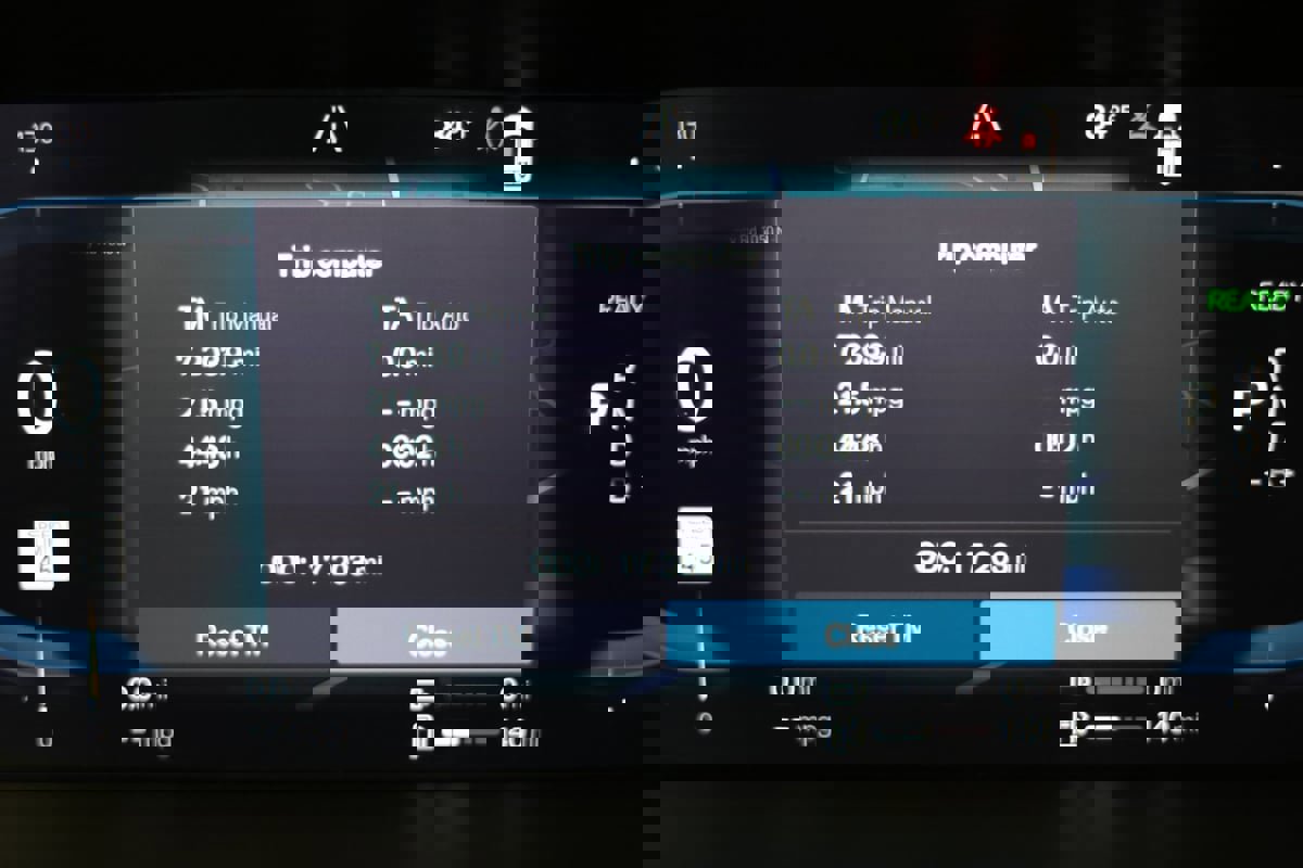 Used 2023 Volvo XC90 T8 Ultimate image 13