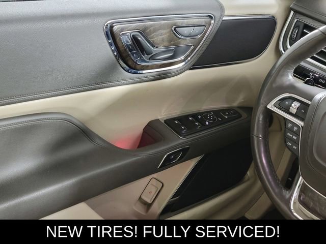 Used 2017 Lincoln Continental Select w/ Climate Package image 31