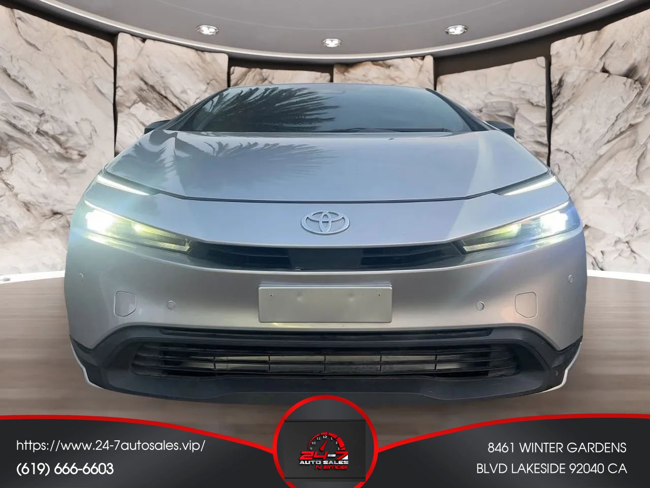 Used 2023 Toyota Prius LE FWD image 2