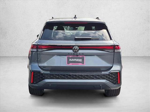 New 2026 Volkswagen Tiguan SE R-Line FWD image 8