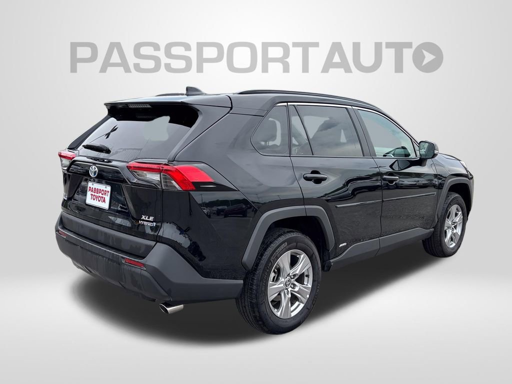 Certified 2022 Toyota RAV4 XLE w/ Convenience Package image 9