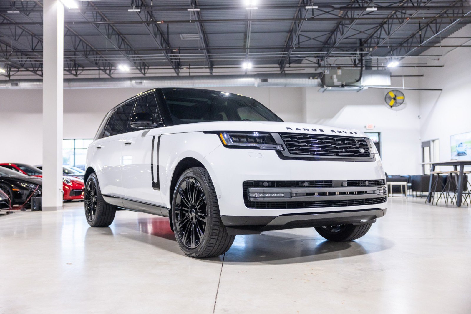 Used 2024 Land Rover Range Rover Long Wheelbase Autobiography AWD/4WD image 3