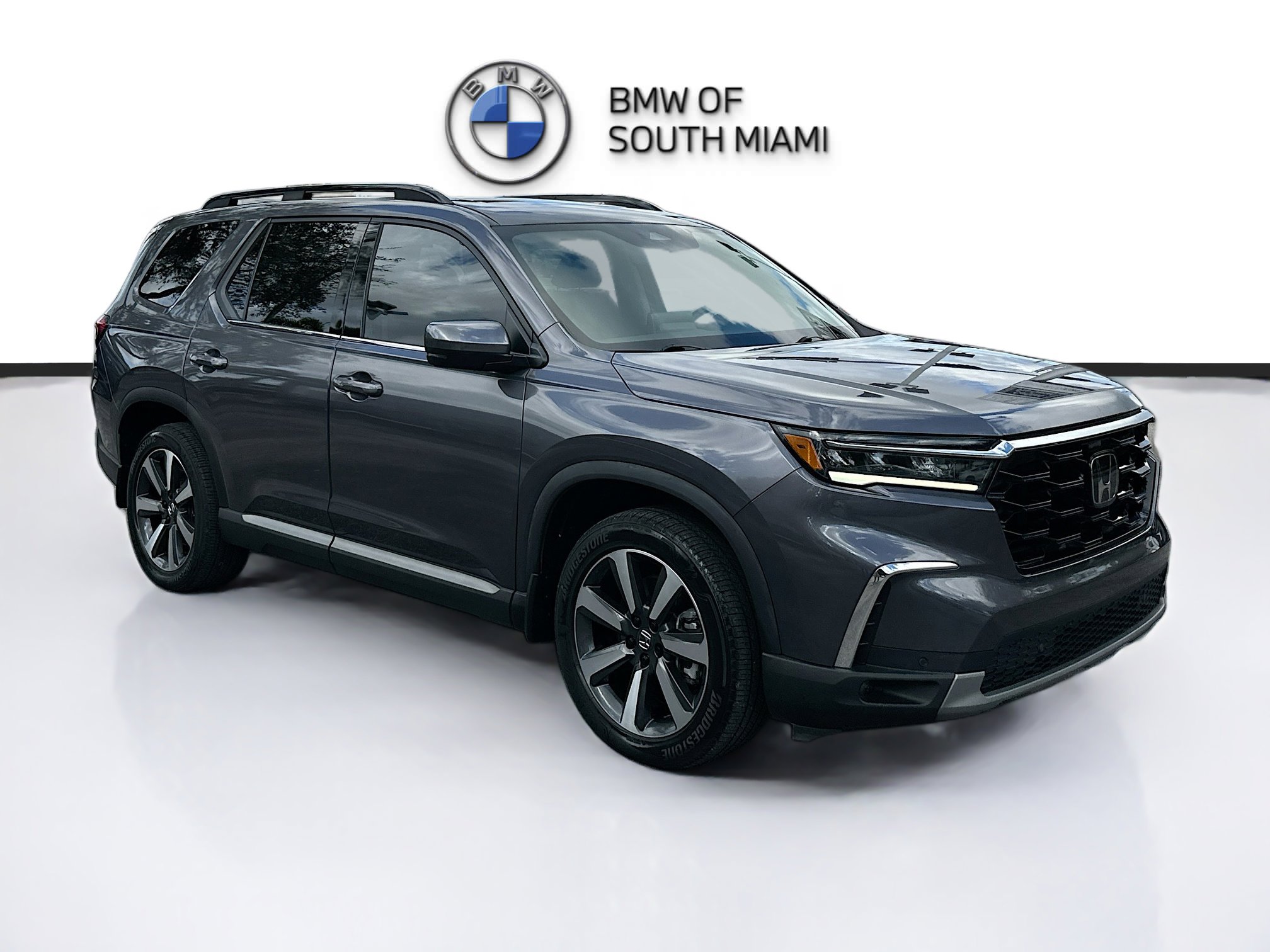 Used 2023 Honda Pilot Touring image 1