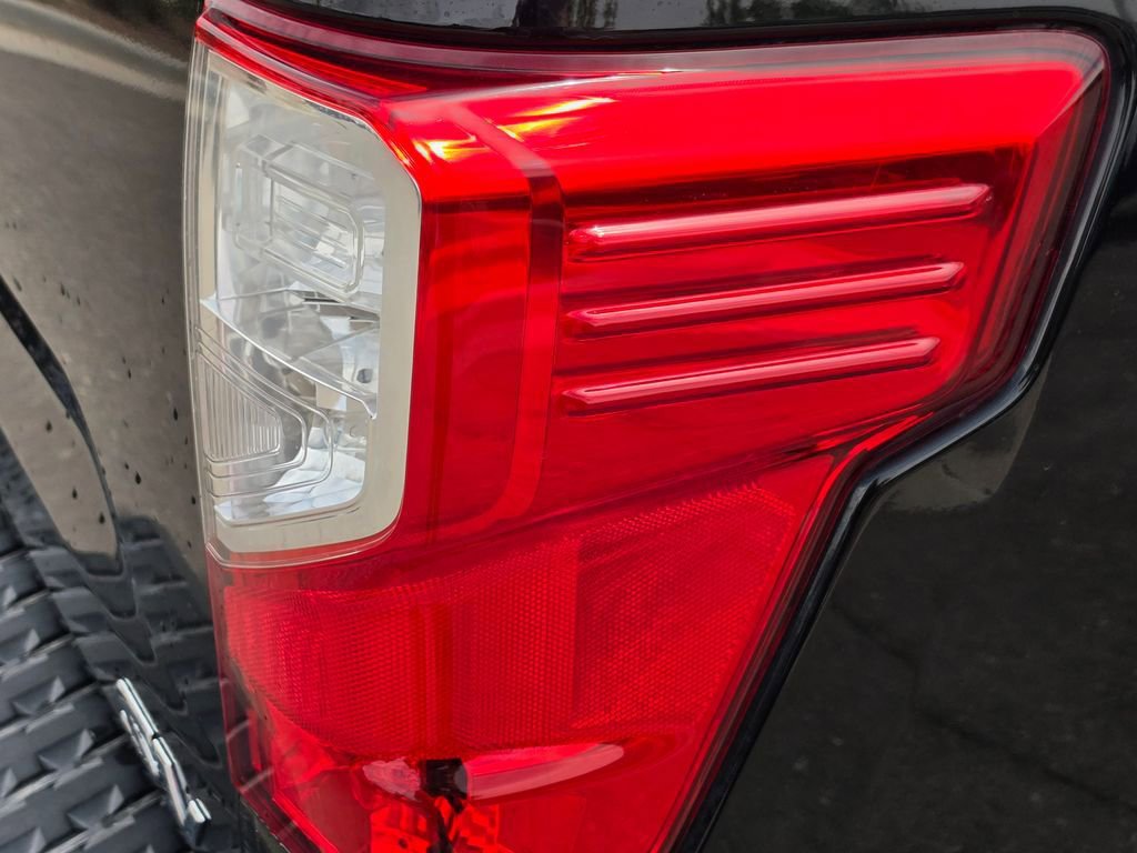 Used 2017 Nissan Titan SV RWD image 32