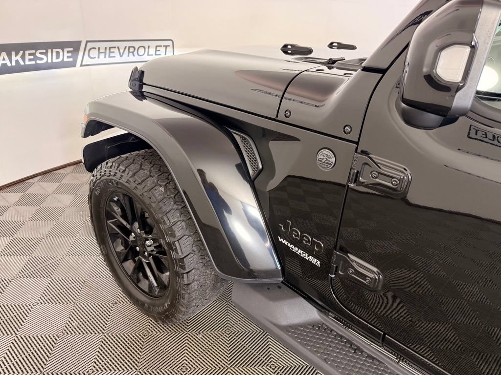Used 2022 Jeep Wrangler Unlimited Sahara AWD/4WD image 20