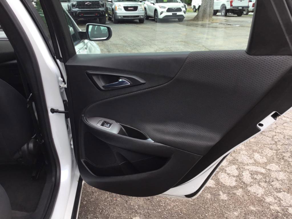 Used 2016 Chevrolet Malibu LT FWD image 29