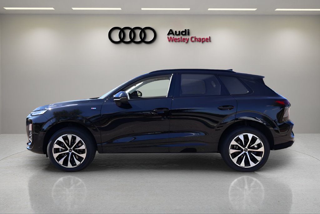 New 2026 Audi Q3 quattro 2.0T w/ Technology Package AWD/4WD image 2
