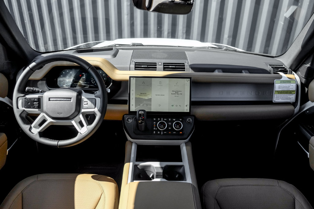 New 2026 Land Rover Defender 130 X-Dynamic SE AWD/4WD image 21