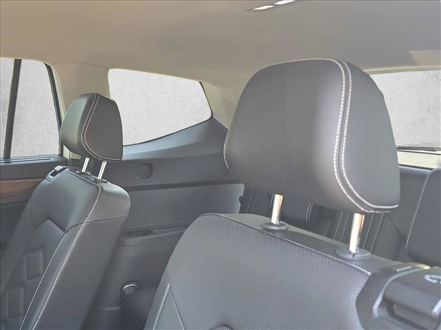 Used 2024 Volkswagen Atlas SE w/ Black Wheel Package FWD image 22