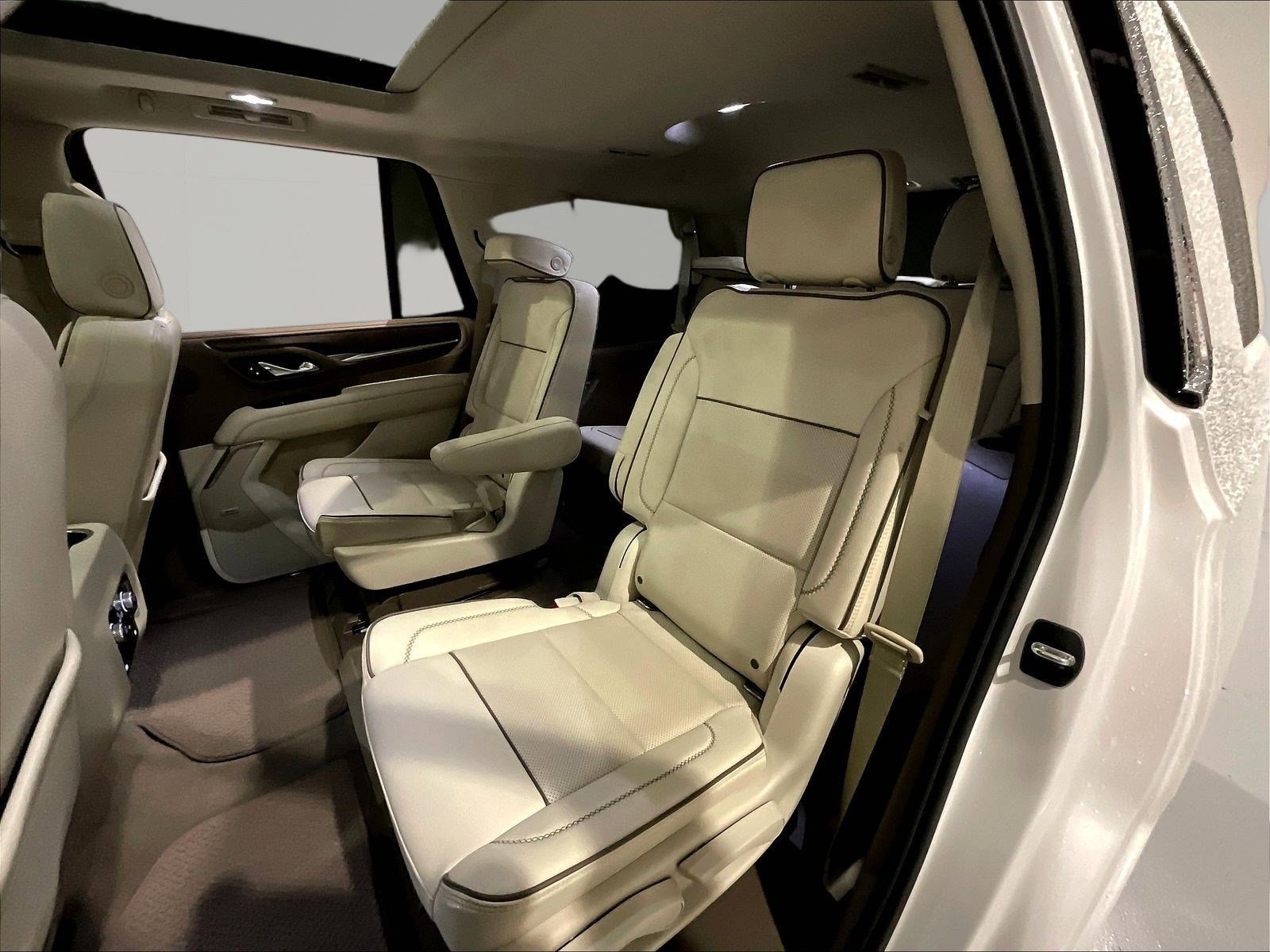 Used 2021 GMC Yukon Denali w/ Denali Premium Package AWD/4WD image 21