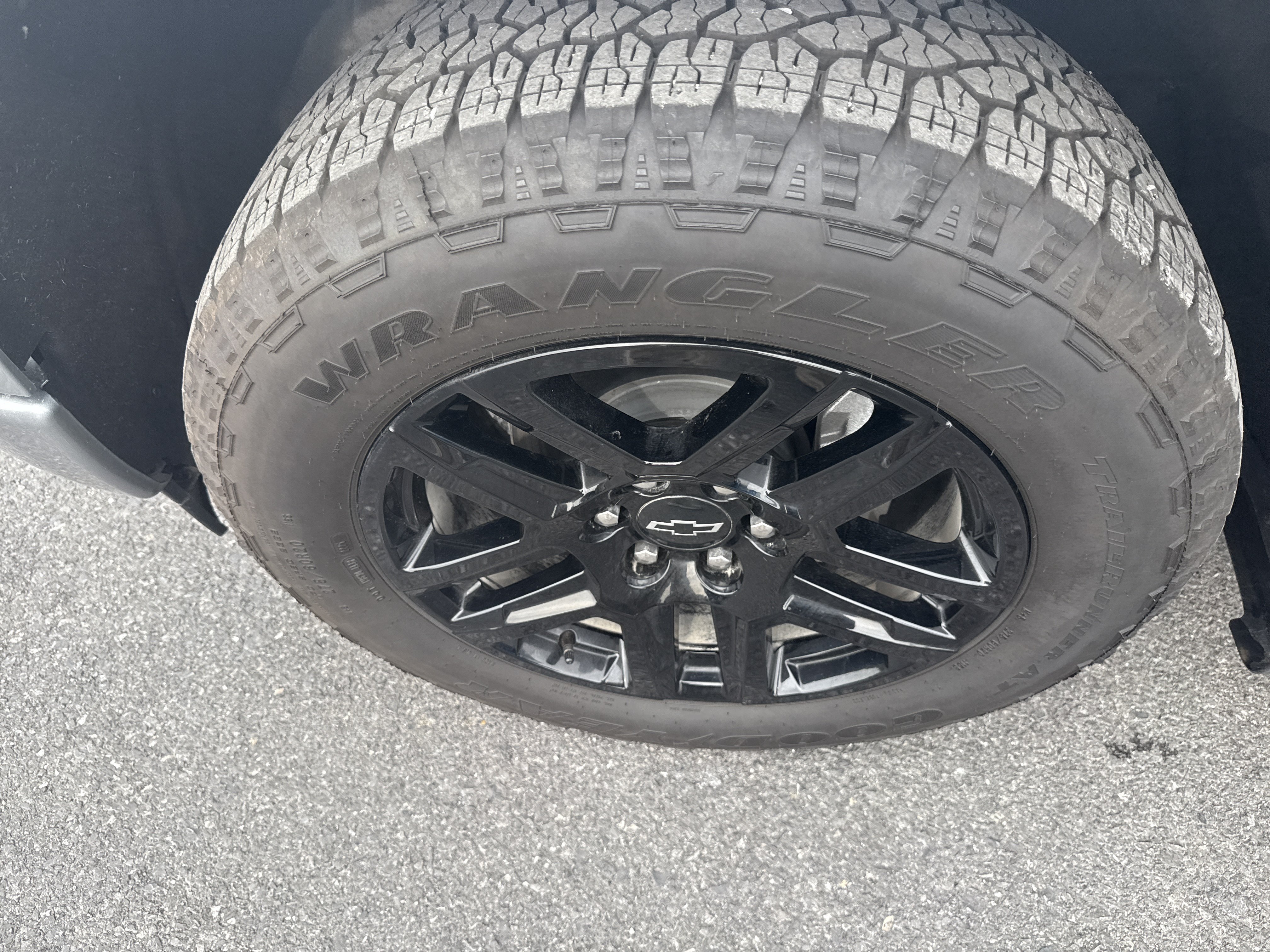 Used 2025 Chevrolet Silverado 1500 RST AWD/4WD image 10