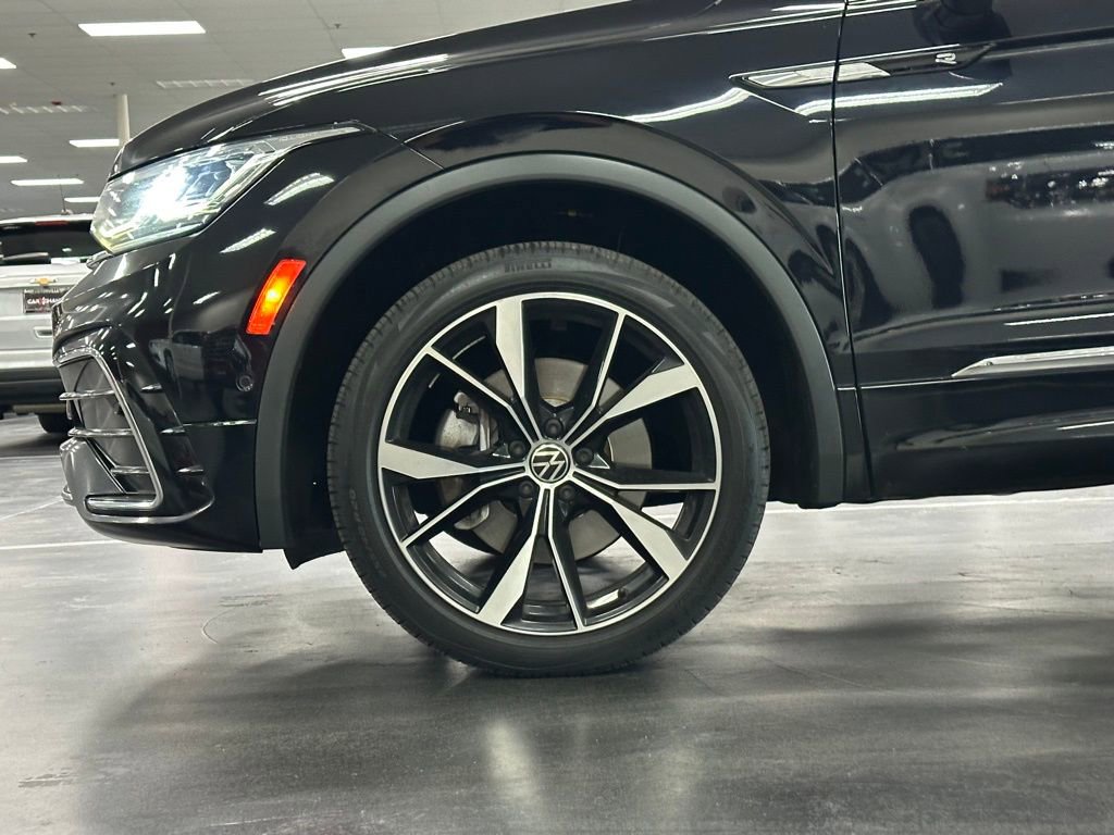 Used 2022 Volkswagen Tiguan SEL R-Line AWD/4WD image 12