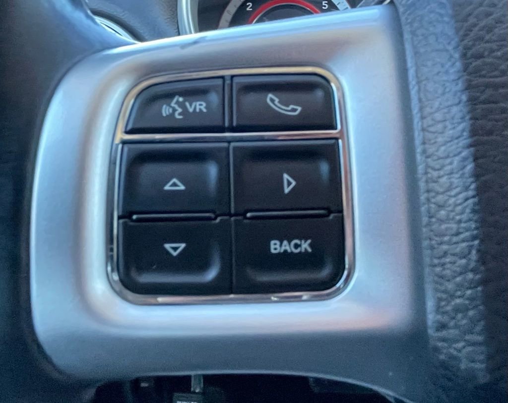 Used 2018 Dodge Journey SXT w/ Connectivity Group FWD image 22