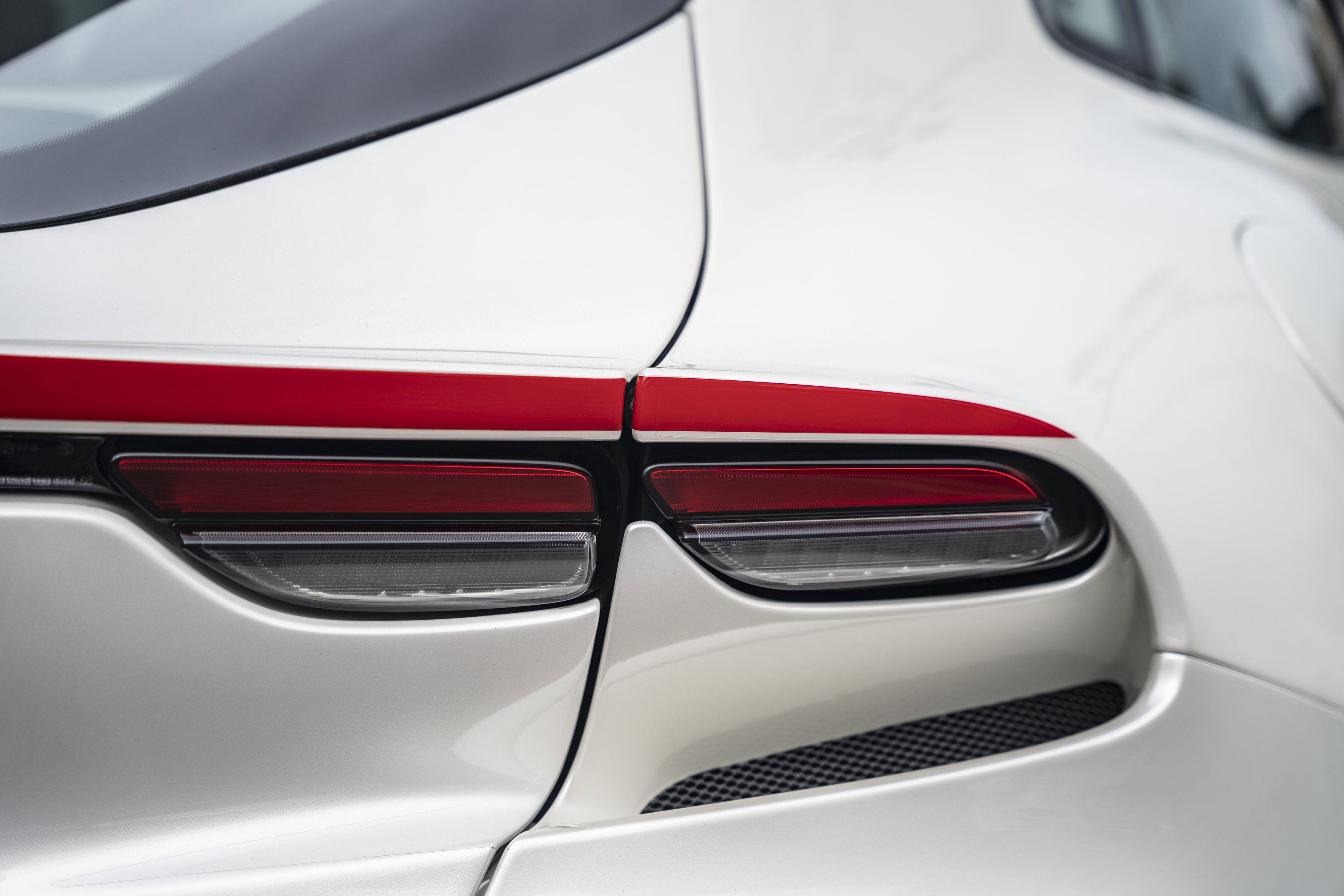 Certified 2024 Ferrari Purosangue AWD image 9