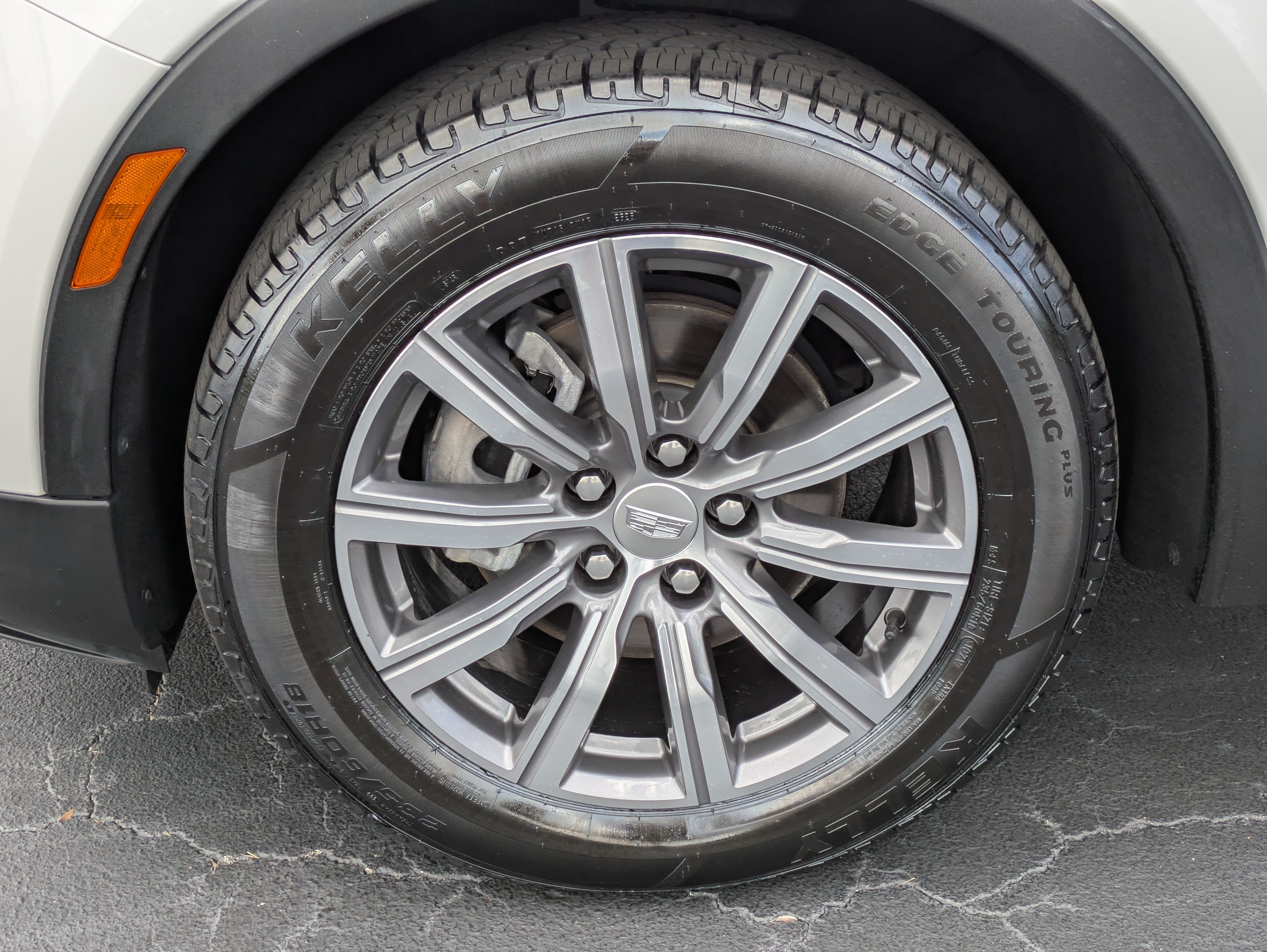 Used 2023 Cadillac XT4 Premium Luxury w/ LPO, Onyx Lite Package AWD/4WD image 10