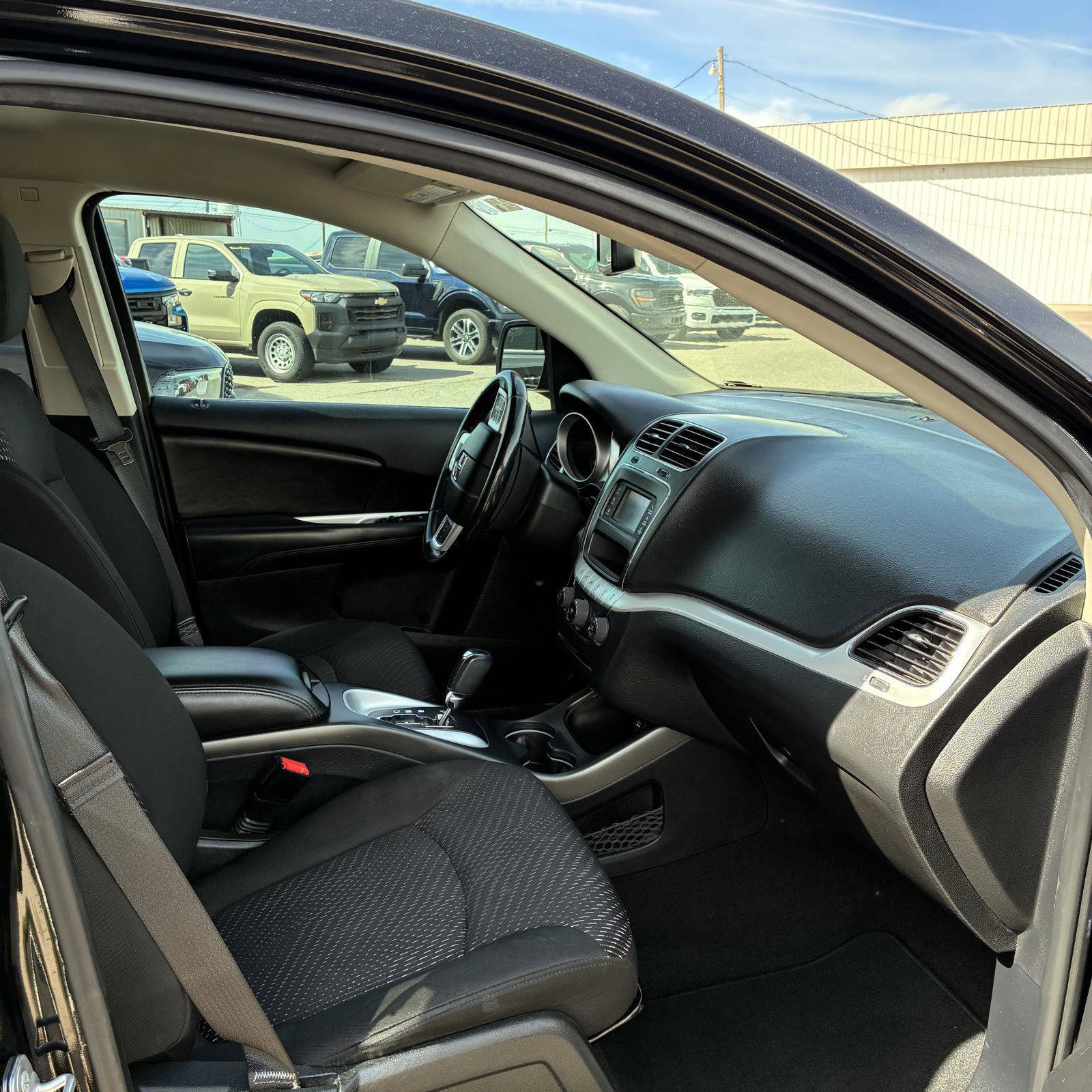 Used 2020 Dodge Journey SE w/ SE Popular Equipment Group image 10