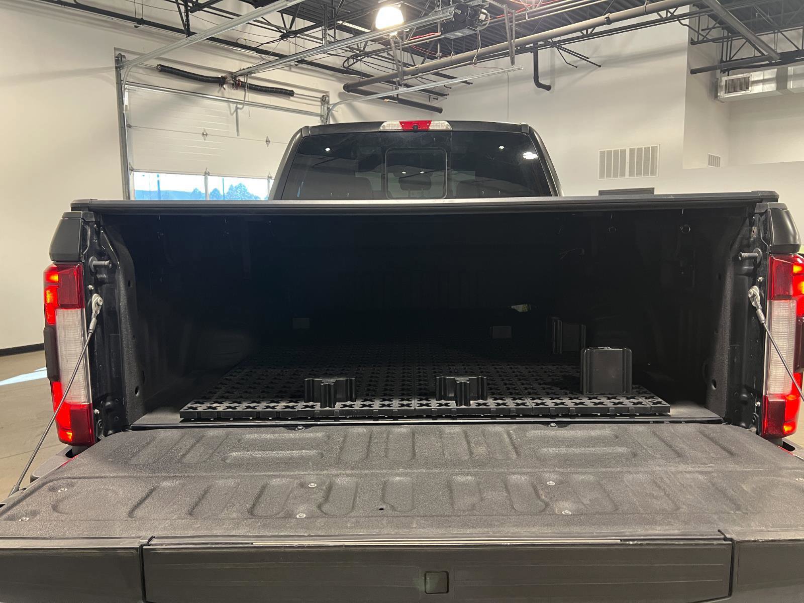 Used 2018 Ford F250 Platinum w/ Platinum Ultimate Package image 35