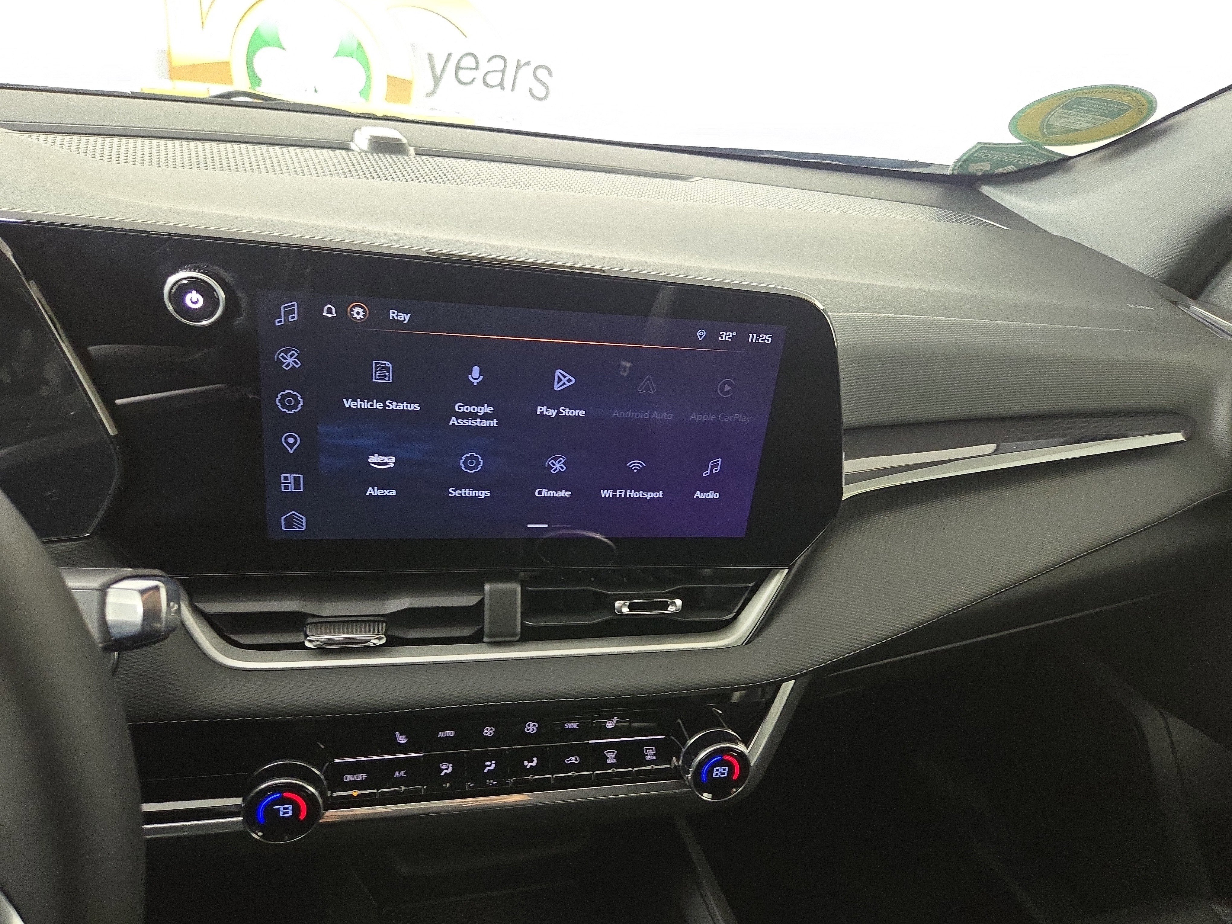 Used 2025 Chevrolet Equinox LT w/ Convenience Package II image 22