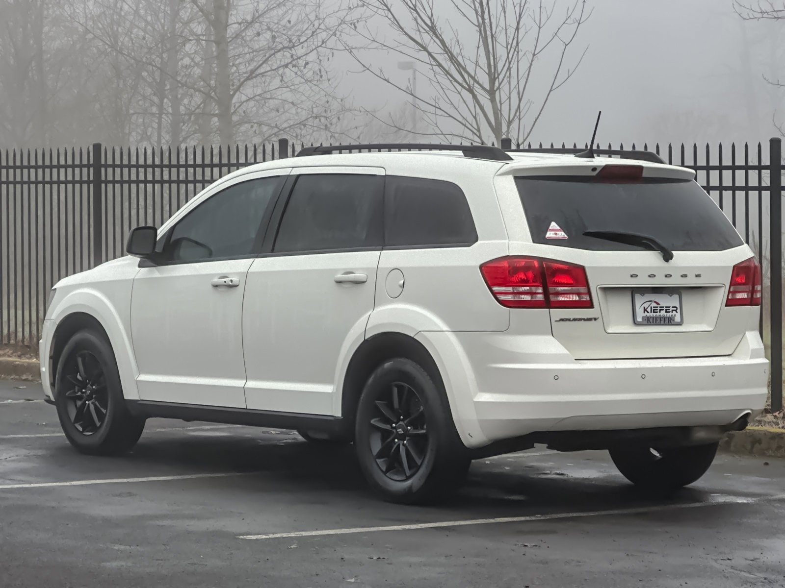 Used 2020 Dodge Journey SE w/ SE Popular Equipment Group image 6