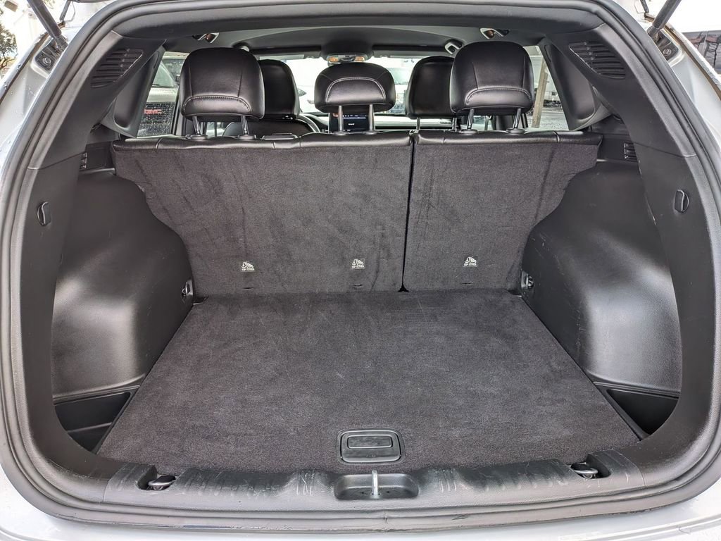 Used 2025 Jeep Compass Limited image 28