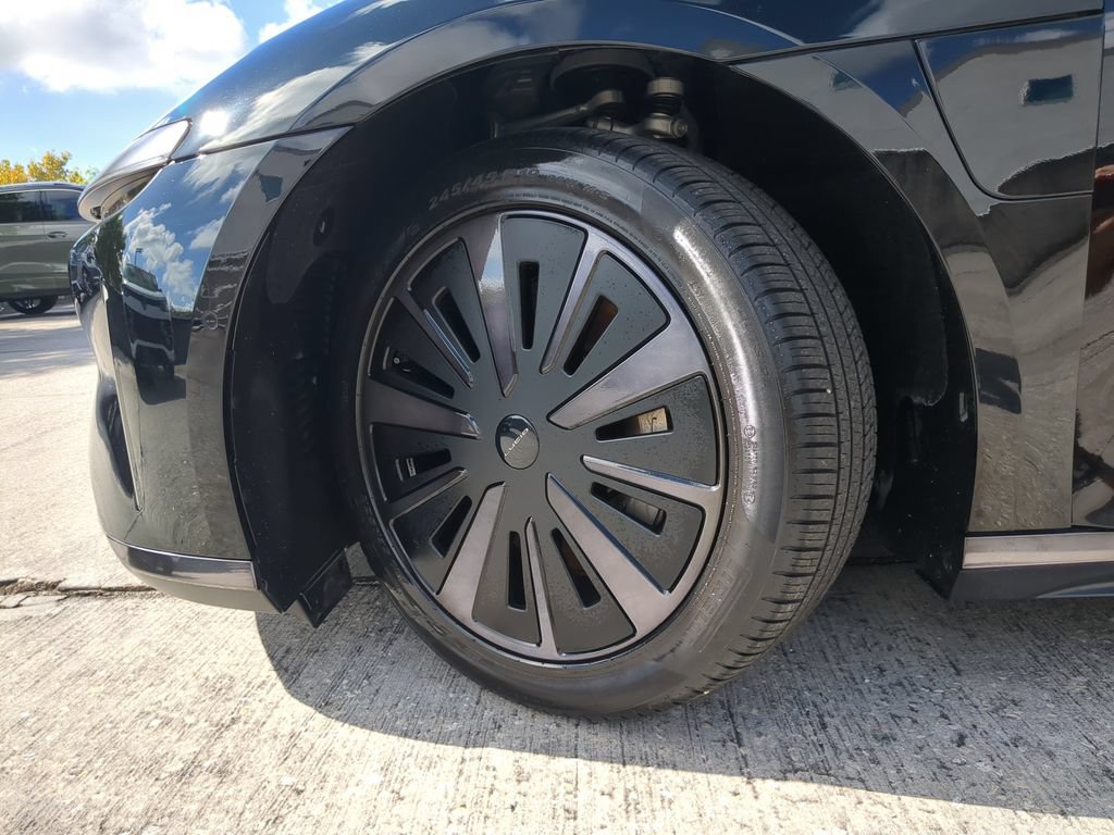 Used 2024 Lucid Air Pure RWD image 32