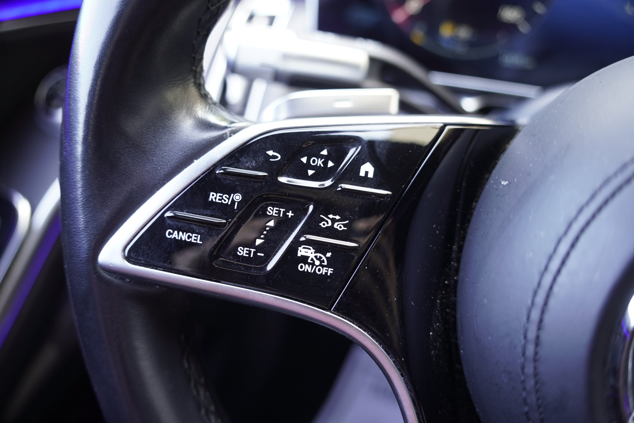 Used 2022 Mercedes-Benz S 500 4MATIC w/ AMG Line Package image 18