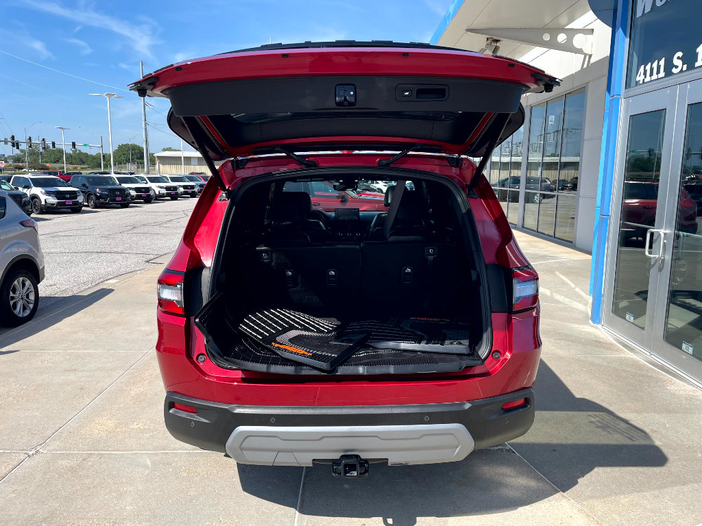 Used 2025 Honda Pilot TrailSport image 9
