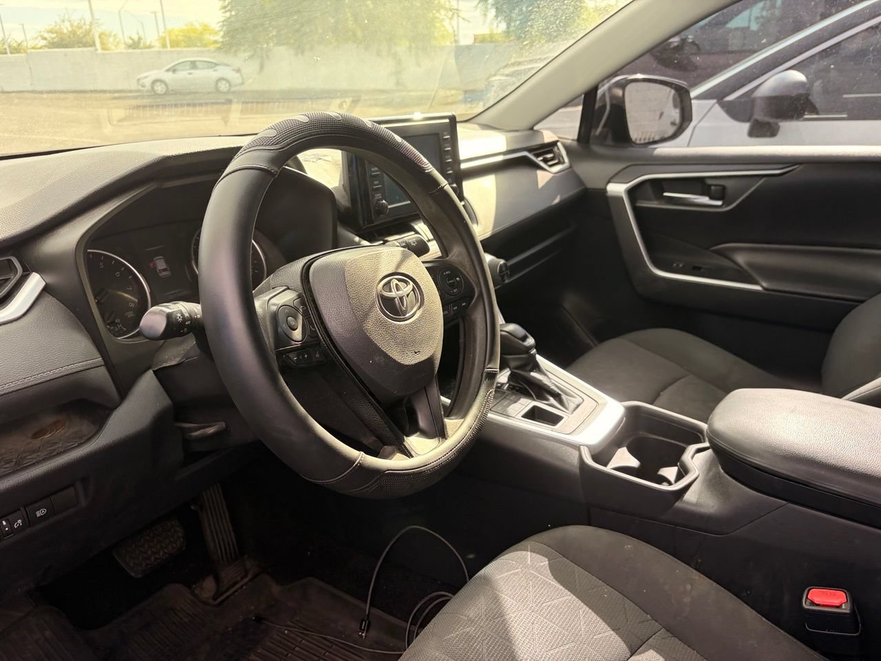 Used 2019 Toyota RAV4 XLE AWD/4WD image 8