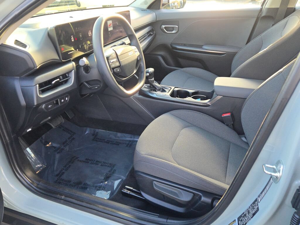 Used 2025 Kia K4 FWD image 26