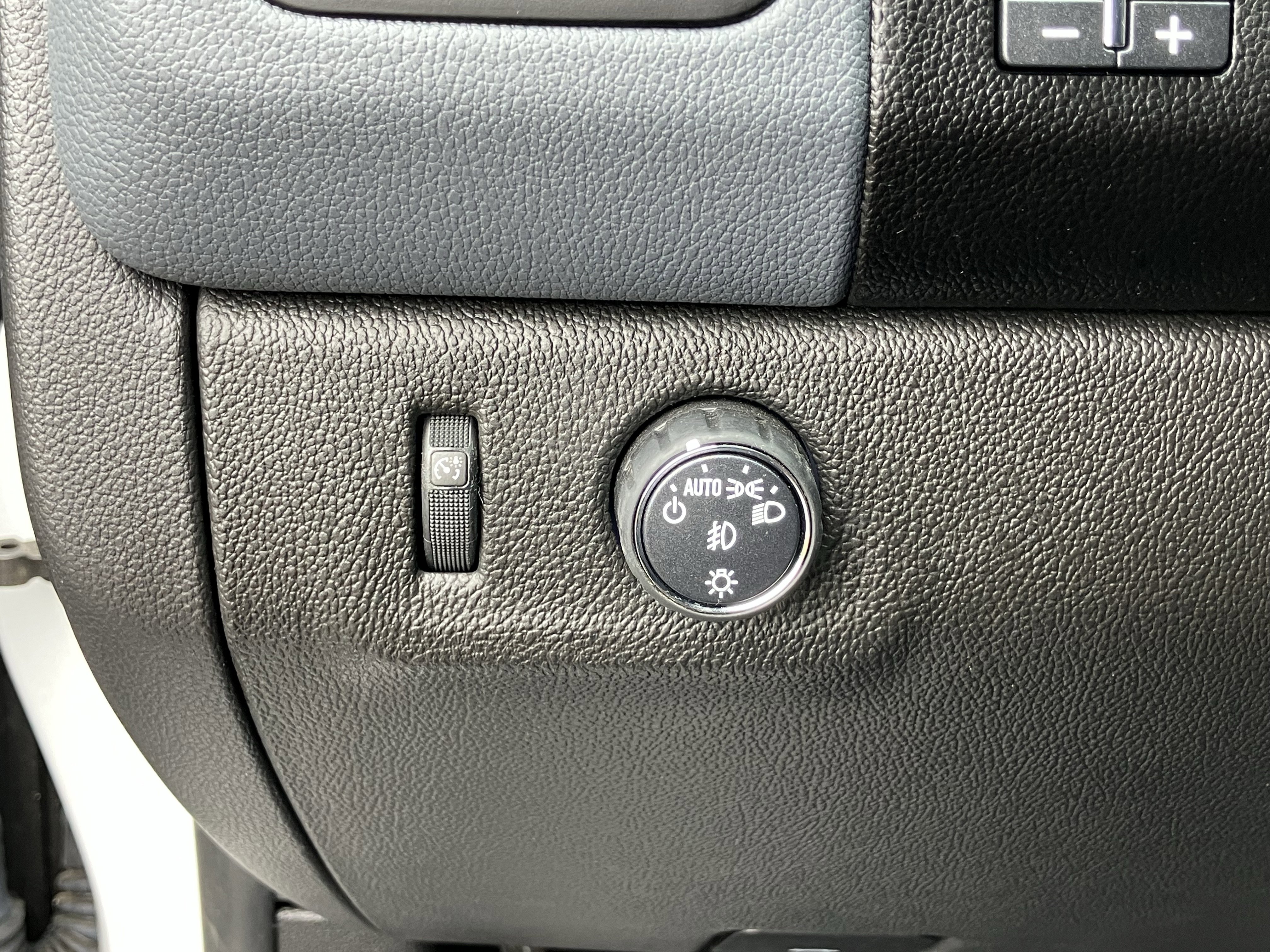 Used 2021 Chevrolet Colorado Z71 w/ Safety Package image 18