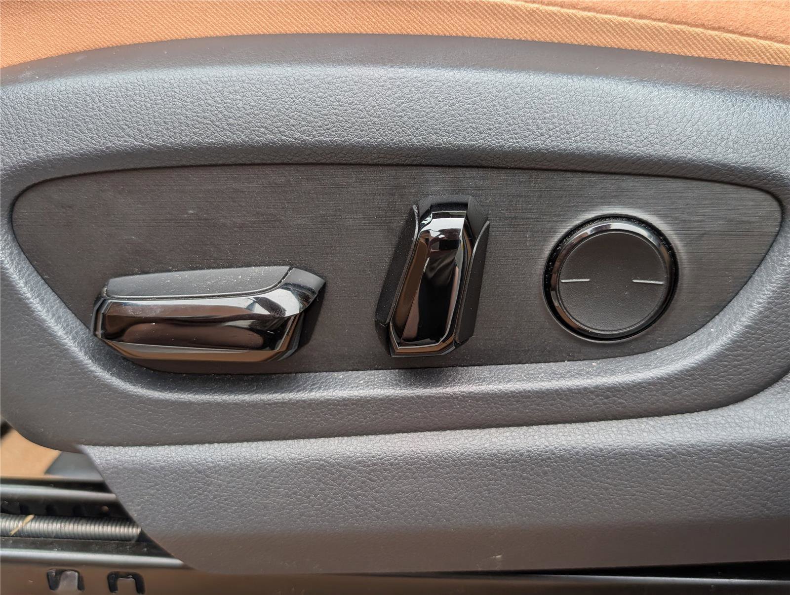 Used 2023 Lexus RZ 450e Premium w/ Accessory Package (2T) AWD/4WD image 22