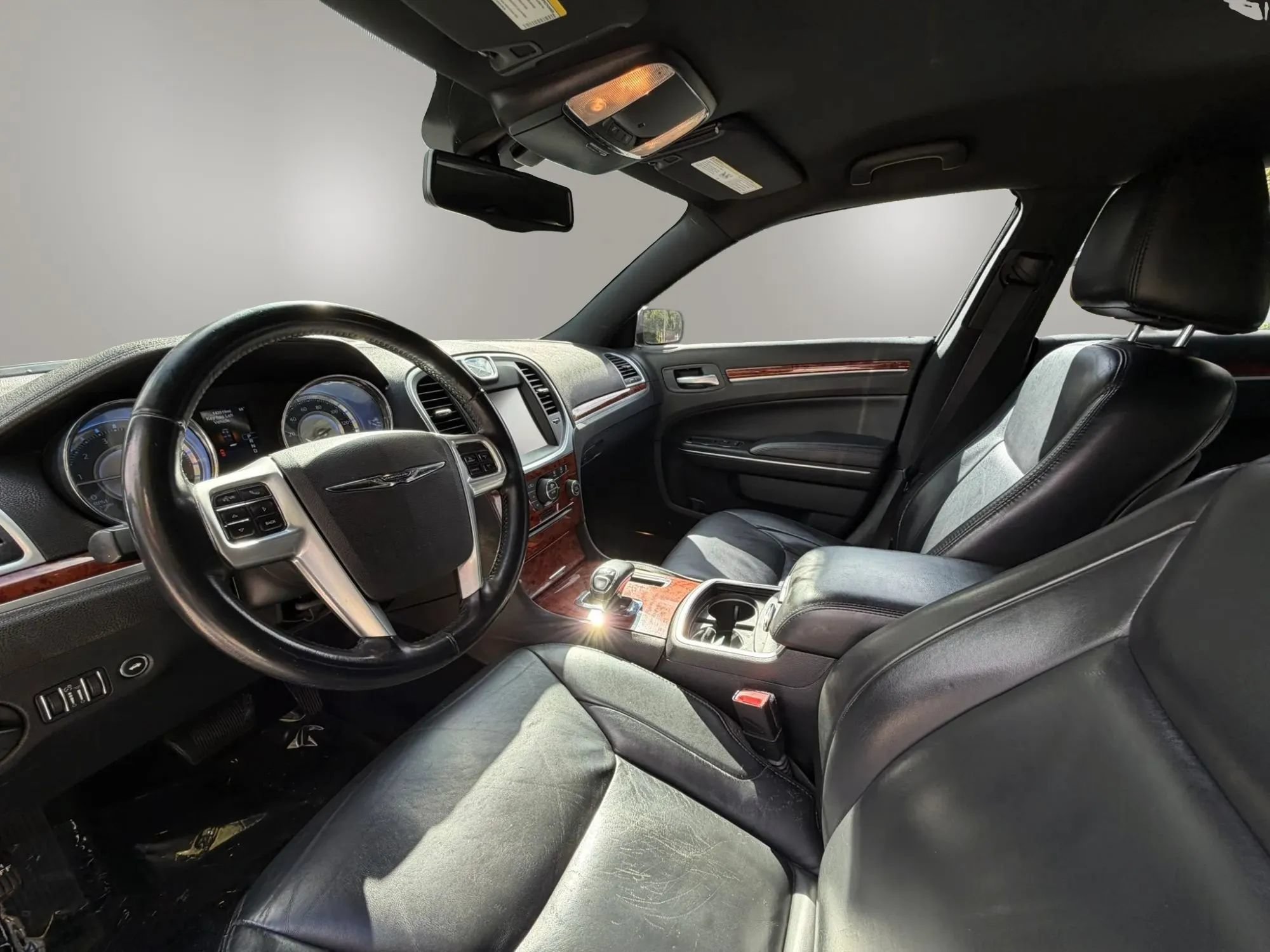 Used 2014 Chrysler 300 RWD image 13