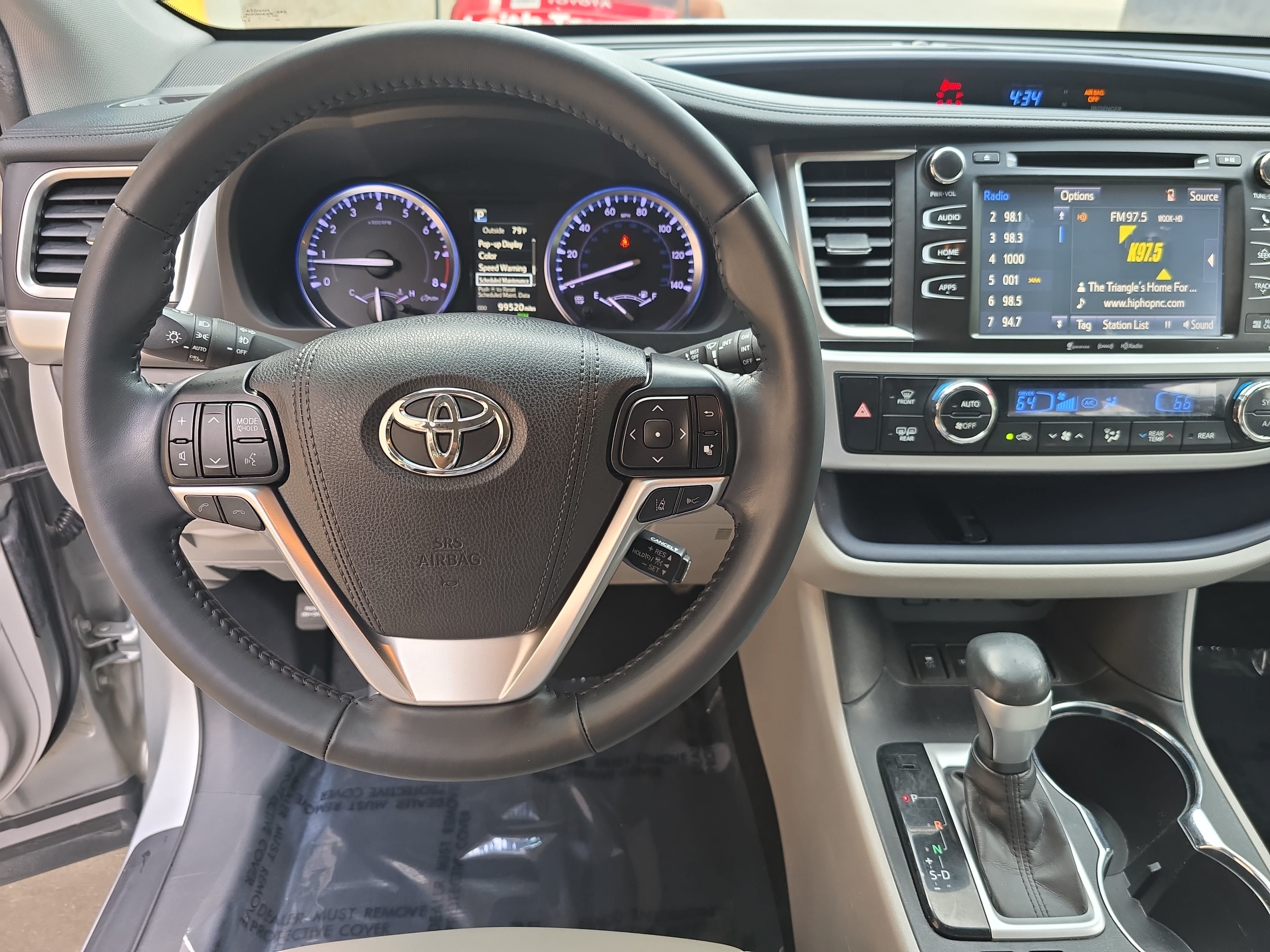 Used 2019 Toyota Highlander XLE AWD/4WD image 17