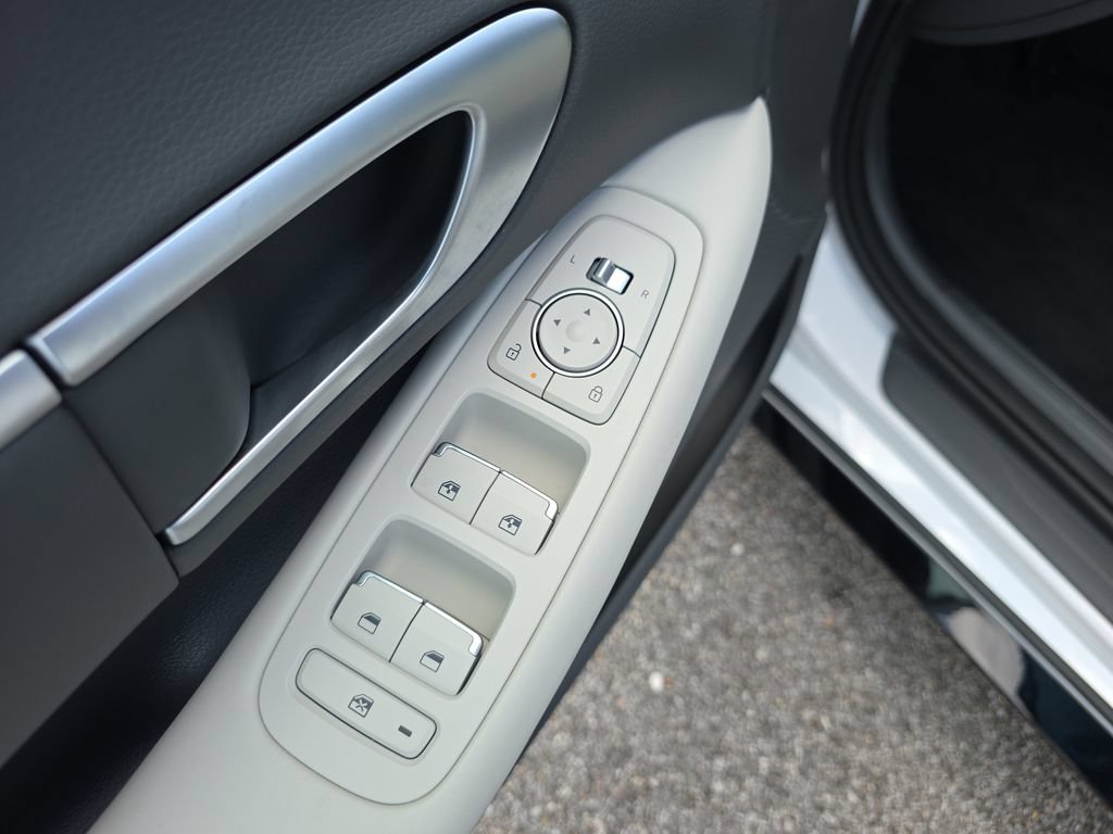 New 2026 Hyundai Sonata SEL FWD image 18