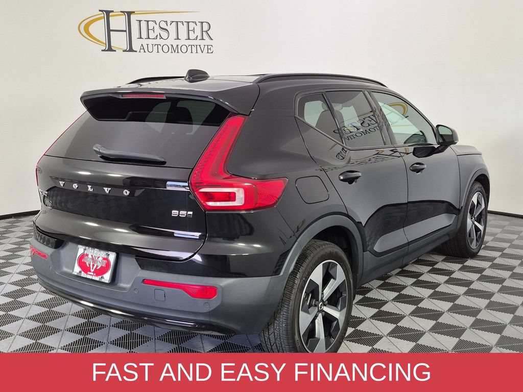 Used 2023 Volvo XC40 B5 Plus AWD/4WD image 4
