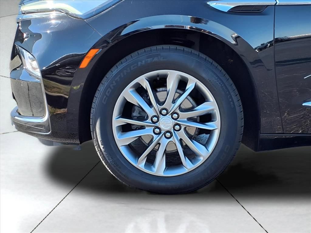 Used 2022 Buick Enclave Avenir w/ Avenir Technology Package image 25